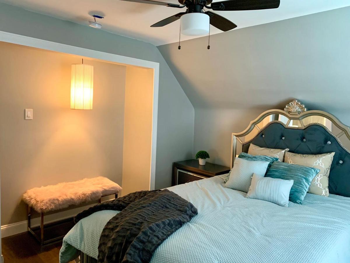 The Oakwood Cottage- With Private Yard & Parking, Minutes From Falls & Casino By Niagara Hospitality Niagara Falls Esterno foto